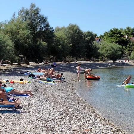 Apartman With Parking Space Supetar, Brac - 19013 Supetar